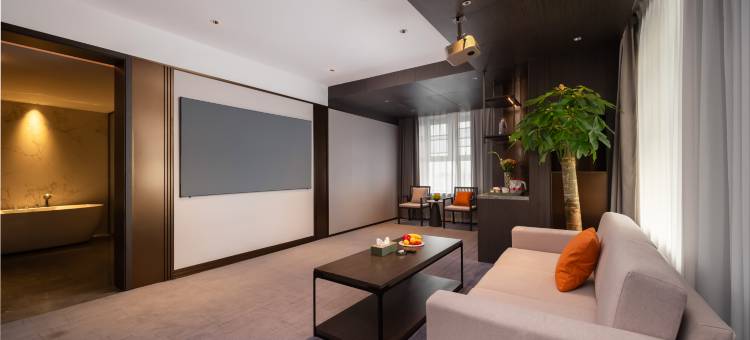 华兴米兰国际酒店(鲁山尧山大道店)图片