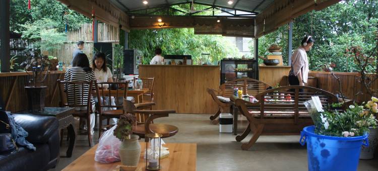 竹间私汤民宿(峨眉山风景区报国寺店)图片