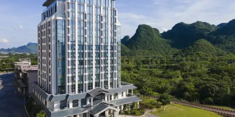 興義萬峯林希爾頓花園酒店