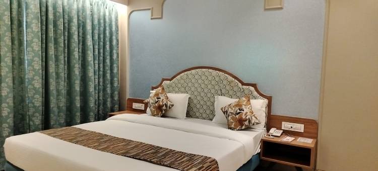 鲁德拉谢尔特商务酒店(Rudra Shelter Business Hotel)图片