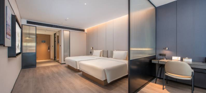 深圳坪山坑梓地铁站亚朵酒店图片