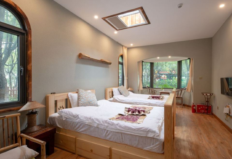 Guizu Buluo Senlinjia Hostel Hotel Overview