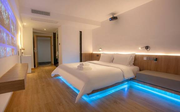 哟兔INS公寓(成都西华大学一店)