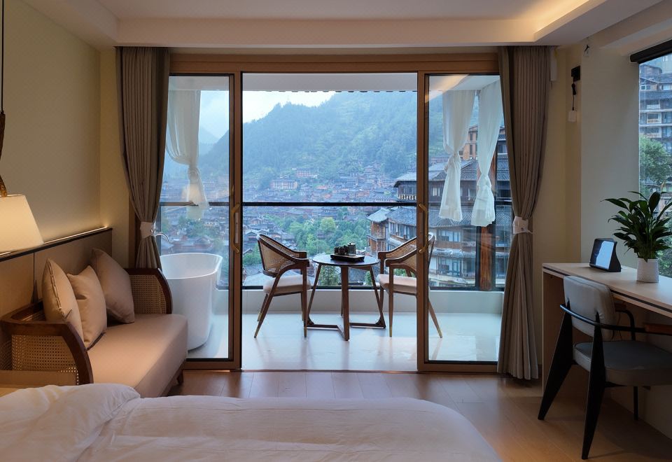 Qianhu Boyue Panorama Hotel (Xijiang Qianhu Miao Village Branch) Hotel Overview