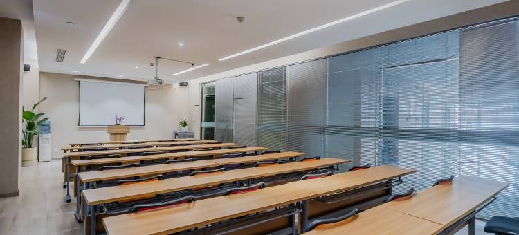 艺龙安云酒店(郎溪义乌商贸城店)图片