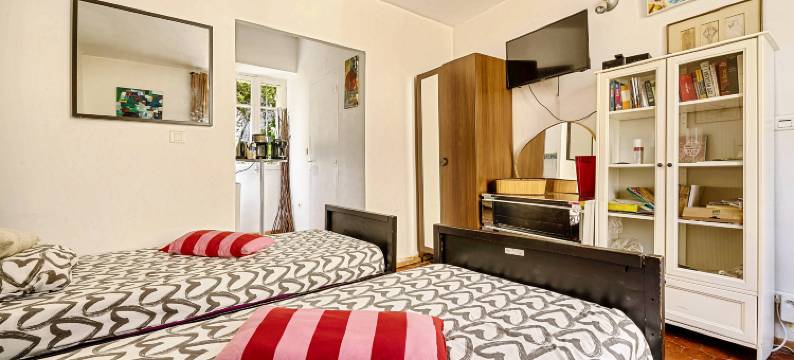 芬索尼厄斯公寓(Finsonius Studios)图片