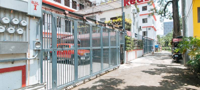 红门酒店Plus靠近坦博 帕拉纳克(RedDoorz Plus near Tambo Paranaque)图片