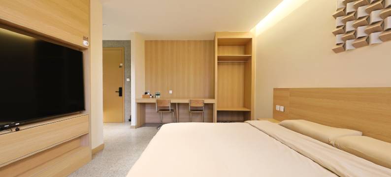 伴山·轻奢旅宿民宿(延吉万达广场延吉西站店)图片