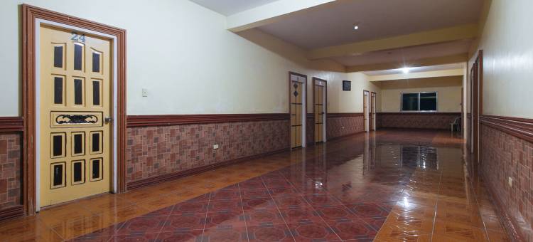 RedDoorz @ Goldland Spring Resort Urdaneta City图片