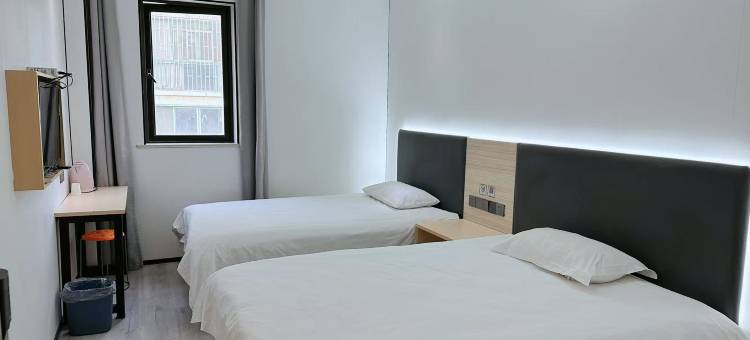 青季酒店MINI(上海周浦繁荣路地铁站店)图片