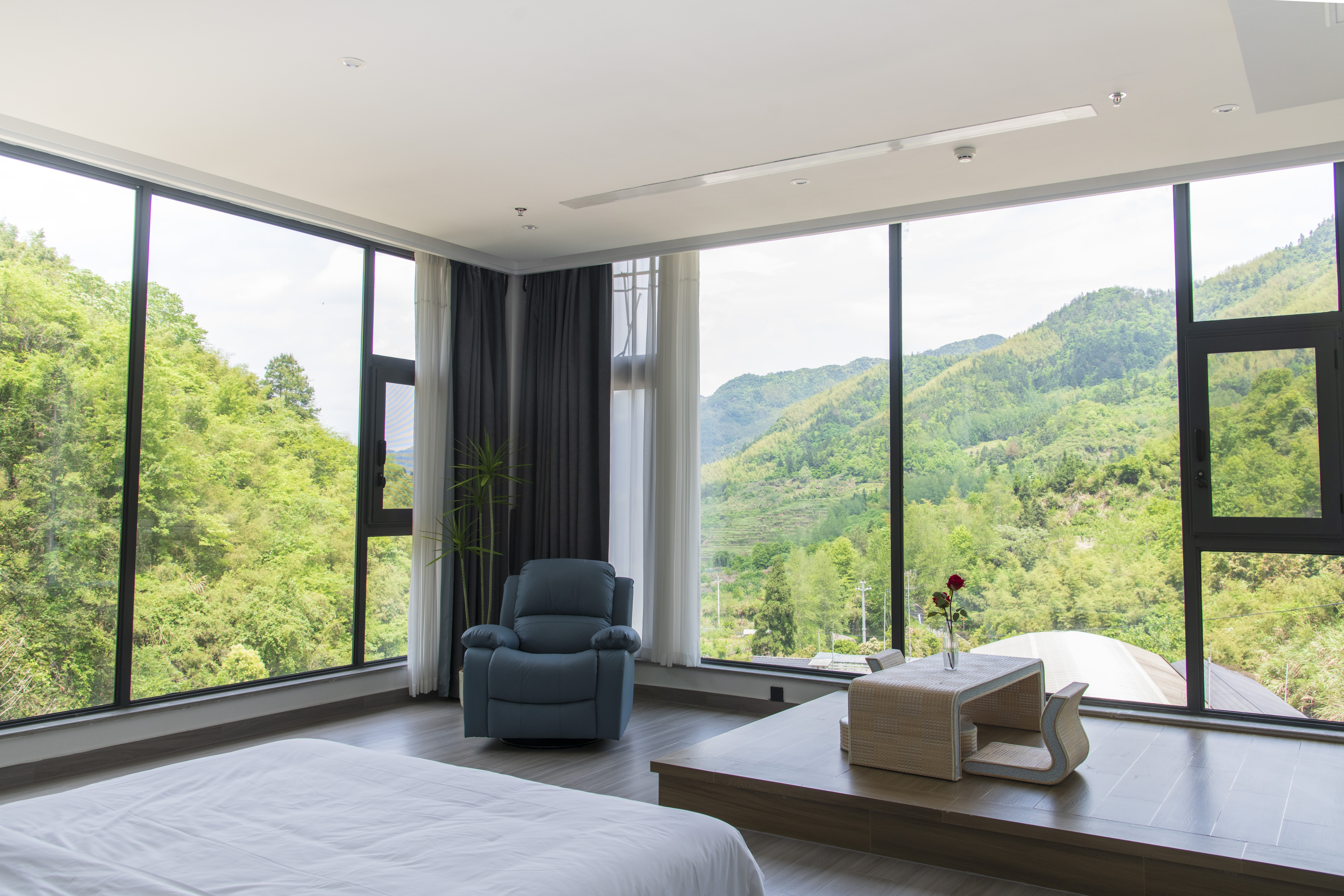 Yunhe Senquan HotelOver view