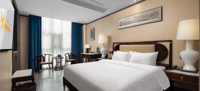 凤栖博物馆酒店(火车北站梁家巷地铁站店)图片