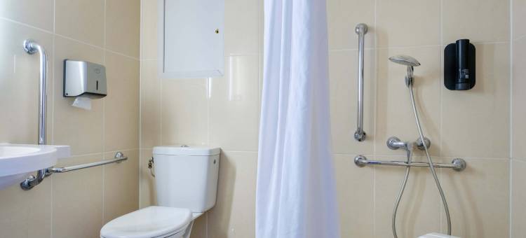 维伦纽夫卢贝村B&B酒店(B&B Hotel Villeneuve Loubet Village)图片