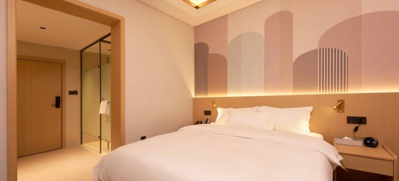 达州兰郡假日酒店(阳光耍都美食街店)图片