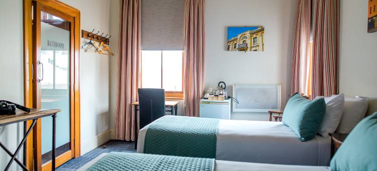 剑桥饭店(The Cambridge Hotel & Backpackers)图片