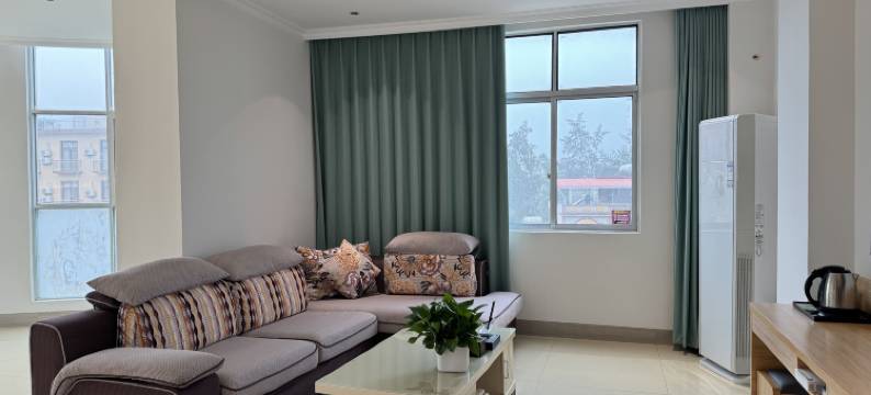 东兴鑫昌大酒店(万尾金滩店)图片