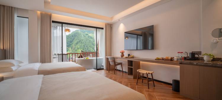 结庐·巷往民宿(西江千户苗寨东引观景台店)图片