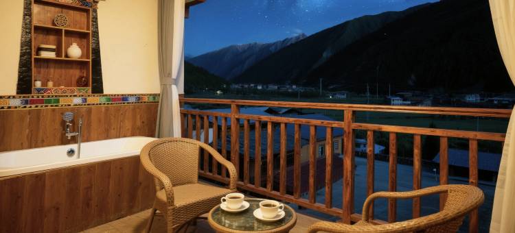 星晨海Stars设计师·View mountain云山入窗·轻奢美宿(新都桥店)图片