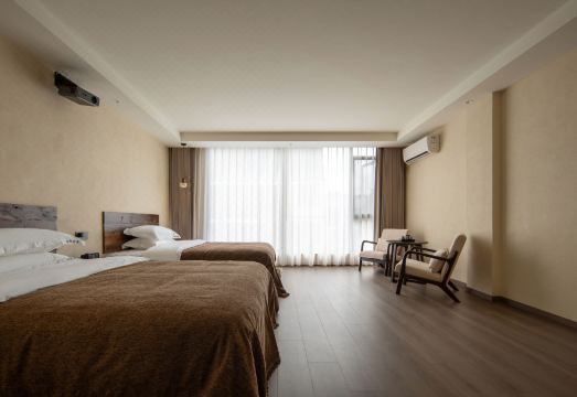 七孔别苑民宿（荔波小七孔景区东门售票大厅店）外景图