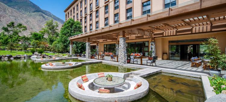 芒康云曲庄园酒店图片