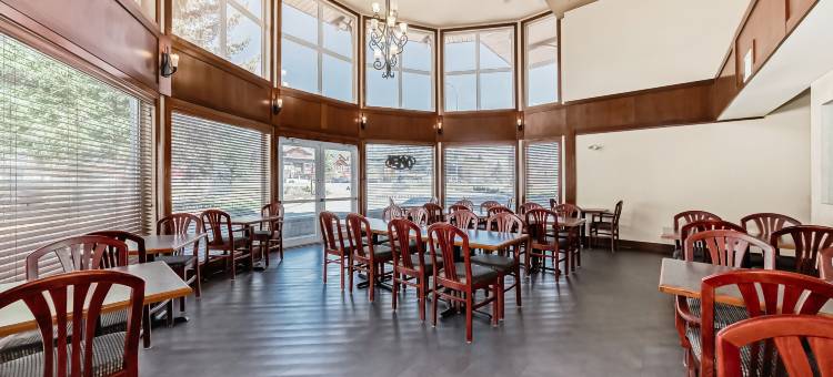 坎莫尔套房酒店(Canmore Inn & Suites)图片