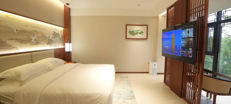 清明上河园西园叁號民宿(万岁山武侠城店)图片