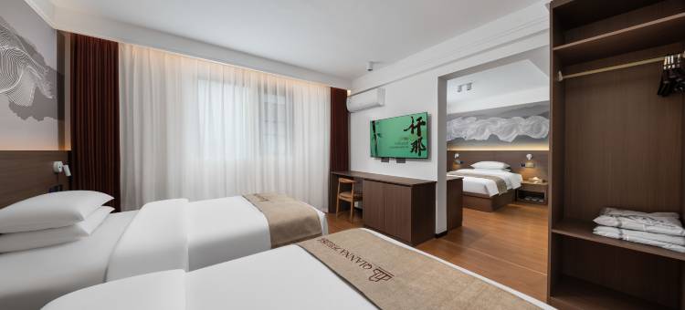 开封万熙酒店(万岁山武侠城清明上河园店)图片