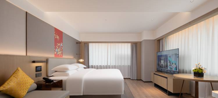 武汉江滩江汉路步行街怡程酒店图片