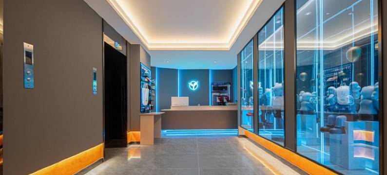 叶与晨电竞电影酒店(石家庄铁道大学义堂地铁站店)图片