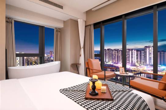 瑞思酒店(重庆光环购物公园重光地铁站店)