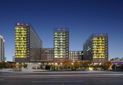 北京裕龙御柏国际酒店外景图