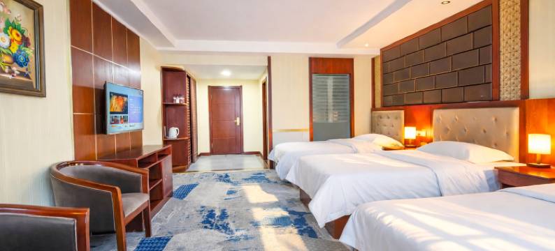 温泉•鑫磊｜日照金山景观Holiday•S度假酒店(温泉国家湿地公园店)图片