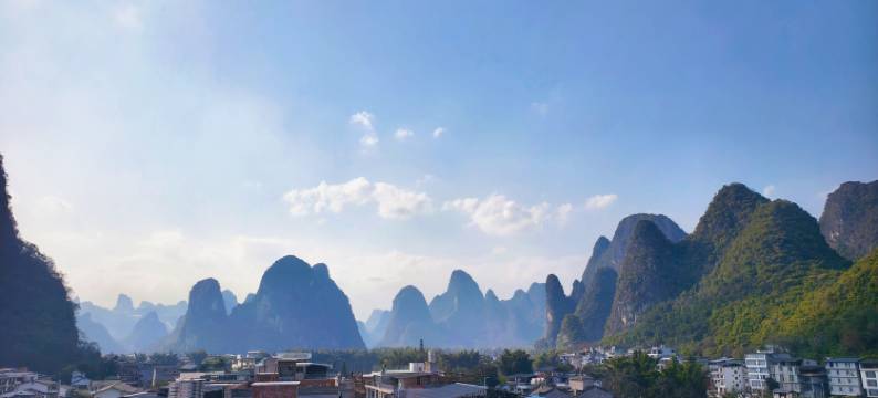 月之云民宿(兴坪古镇二十元背景风景区店)图片