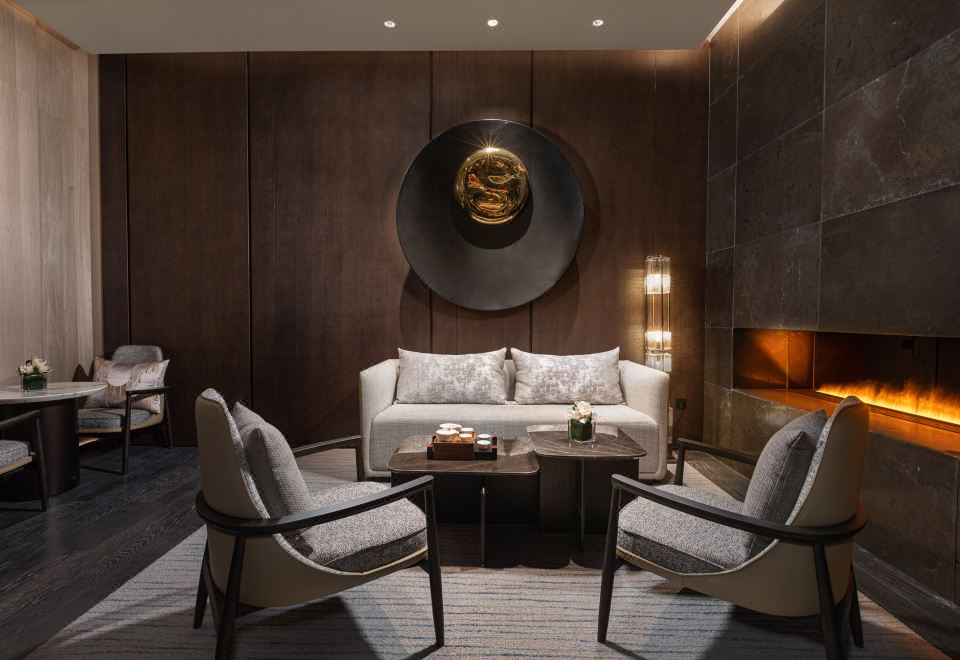 HUALUXE Shanghai Changfeng Park Hotel Overview