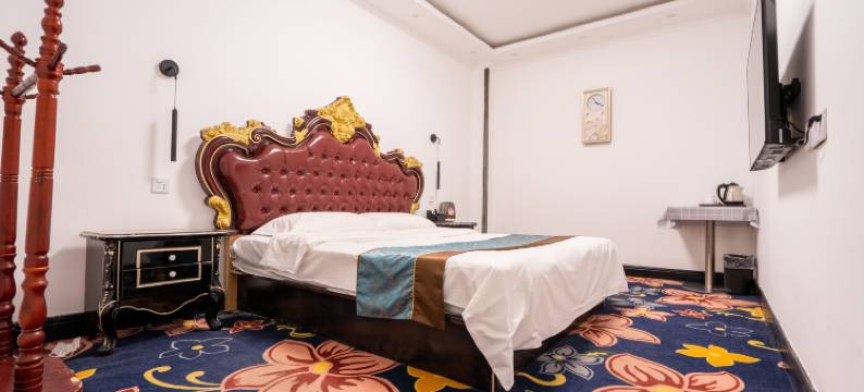 前程宾馆(青岛台东步行街店)图片