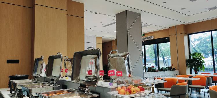 骏怡连锁酒店(茂名高铁站北广场店)图片