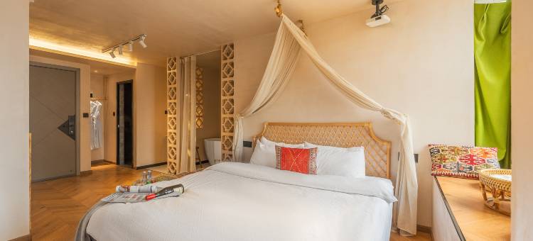 自贡DH设计民宿(华商国际城店)图片