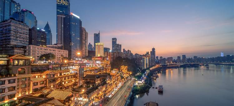 重庆解放碑洪崖洞恩季M酒店图片