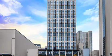 港灣·雅智酒店(常德歡樂城高鐵站店)
