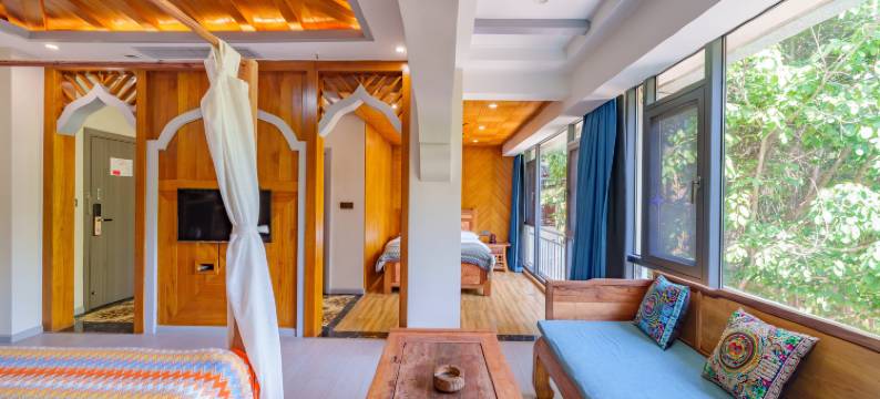 西双版纳三和居望江客栈图片