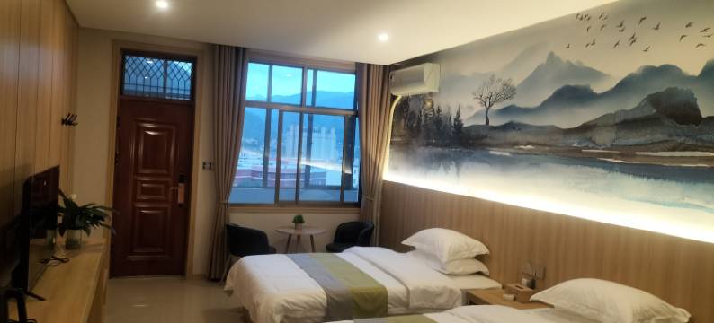 宕昌半山秋民宿图片