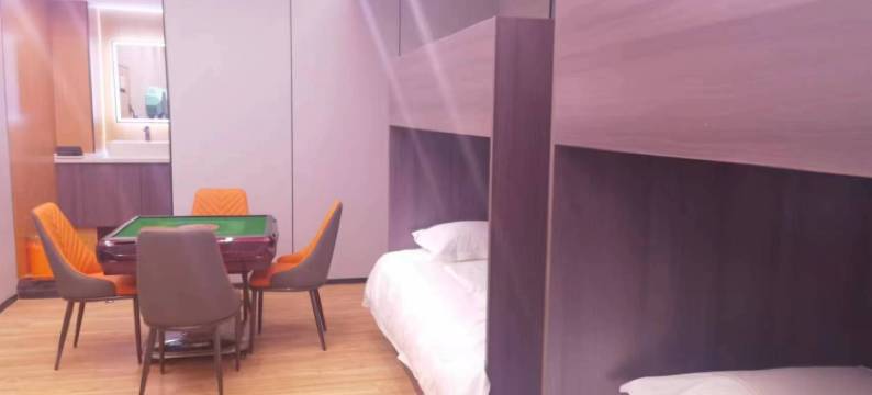 竞派电竞民宿(南京南站河定桥地铁站店)图片