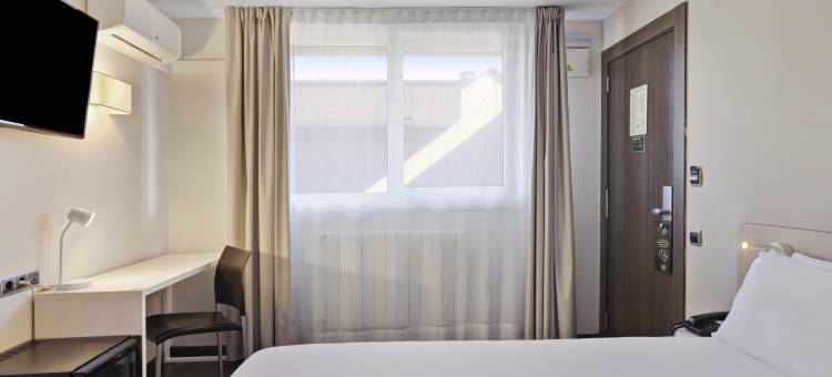 民宿酒店奥维耶多(B&B Hotel Oviedo)图片