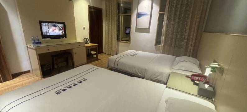 乐平华美商务酒店(乐平火车站东湖公园店)图片