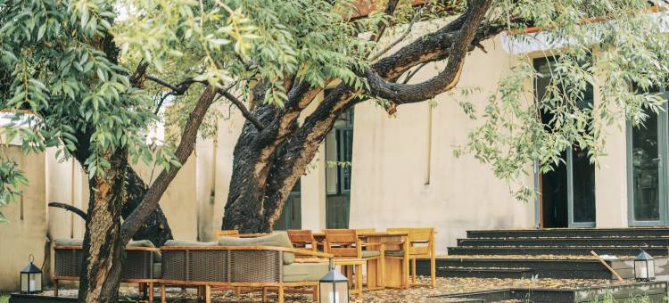 日喀则十里芳菲夏宫疗愈酒店图片