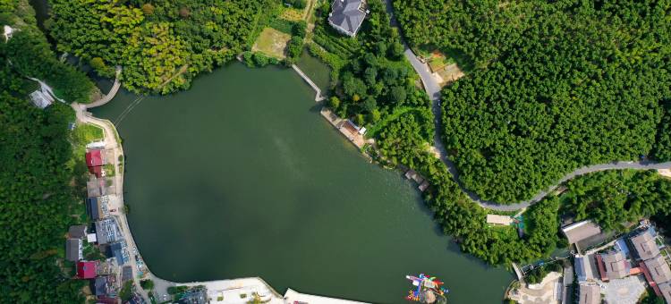 吾壹·180°湖景山奢度假美墅(云上草原·熊猫探险乐园店)图片