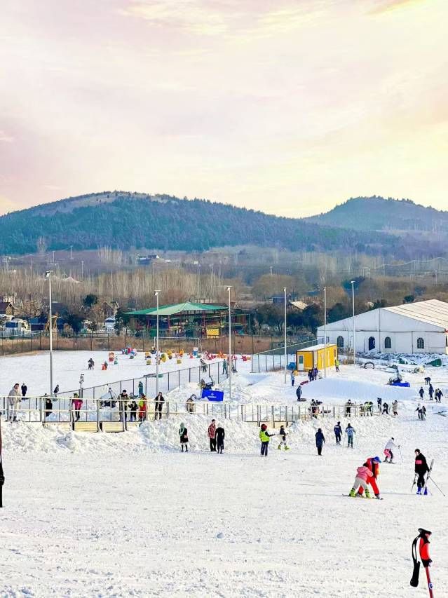 徐州茱萸谷滑雪木屋度假民宿图片