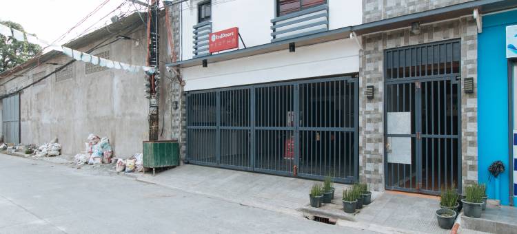 RedDoorz near Christ the King Medical Center图片