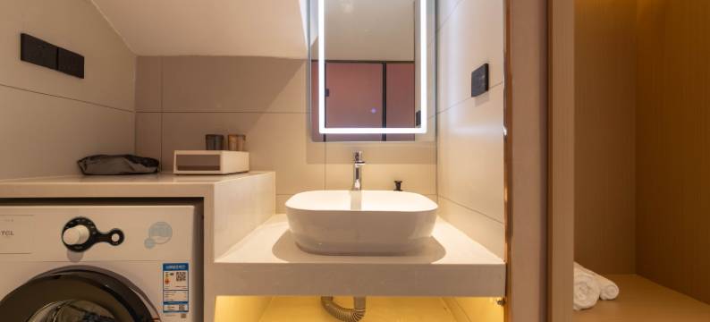 时致月格美宿(郑州大学地铁站正弘汇店)图片