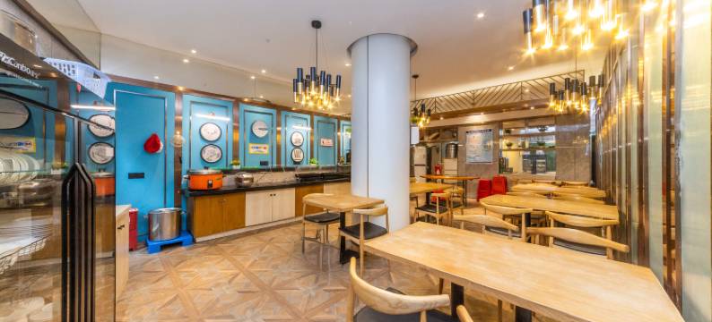 九筑创意酒店(福州三坊七巷南门兜地铁站店)图片